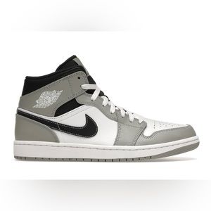 Air Jordan 1 Mid Light Smoke Grey 554724-078. Size 7.5. Like New!